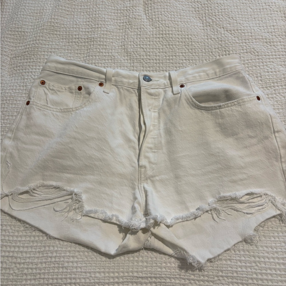 Levi’s Premium High-Rise White Shorts – Size 32